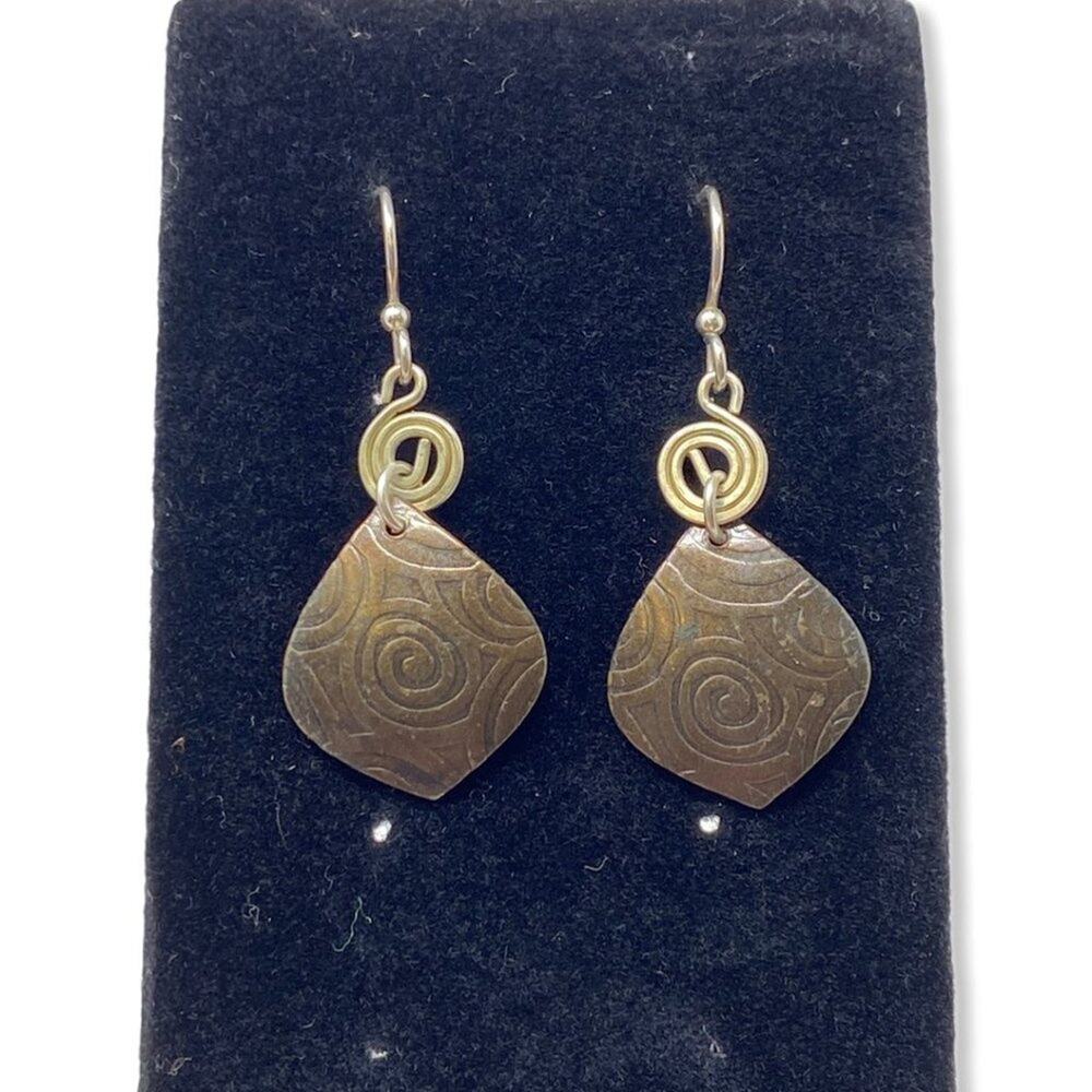 Silver Tone Dangle Pierced‎ Ear Embossed 1/2 ”